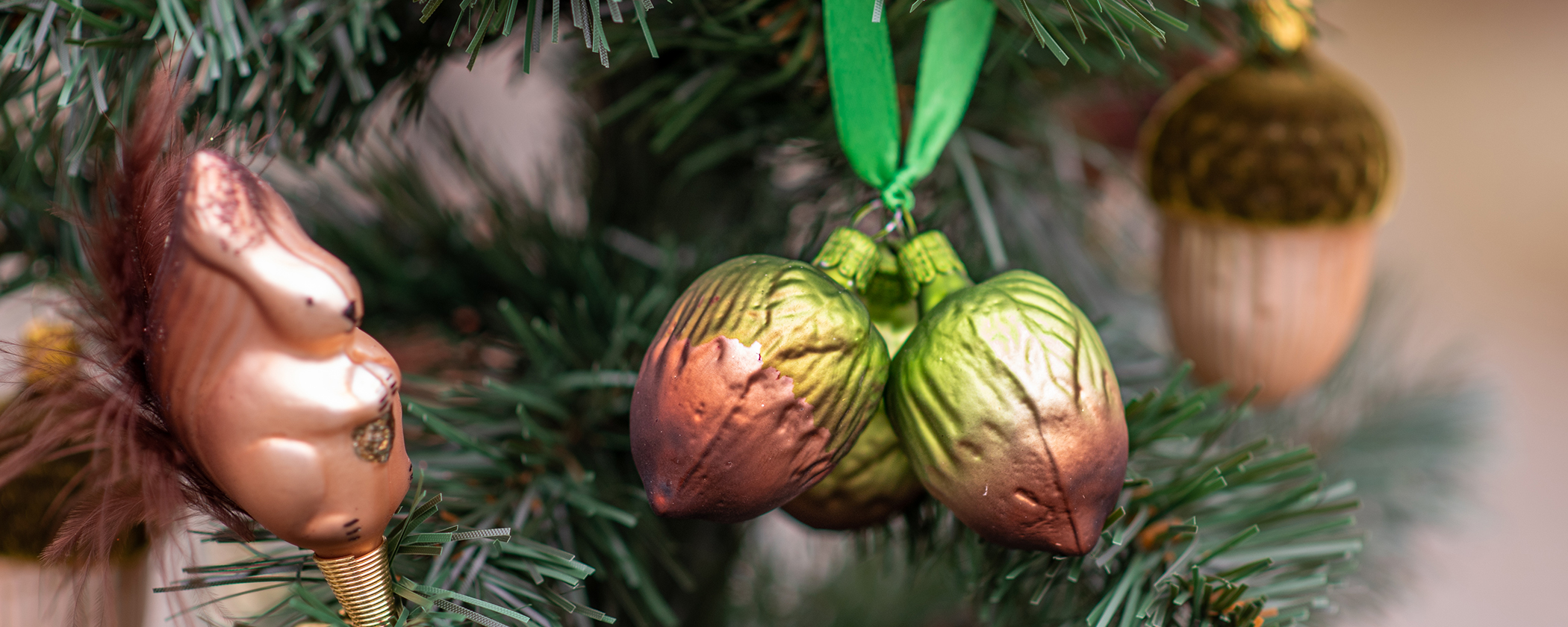 Vianočné ozdoby – kolekcia Tri oriešky pre Popolušku