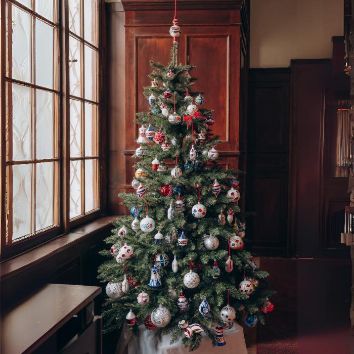 Sklenené vianočné ozdoby Domovina - Kvapky so špicom a guľou, 6 ks