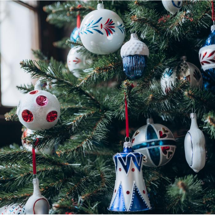 Sklenené vianočné ozdoby Domovina - Kvapky so špicom a guľou, 6 ks