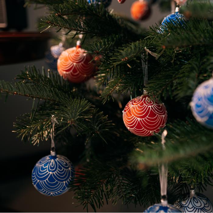 Sklenené vianočné ozdoby vlastenecké perníčky - trojfarebná sada guličiek, 12 ks