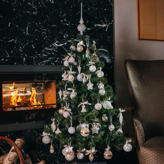 Sklenené vianočné ozdoby bielo-zlatá sada - olivová a zlatá, 4 ks