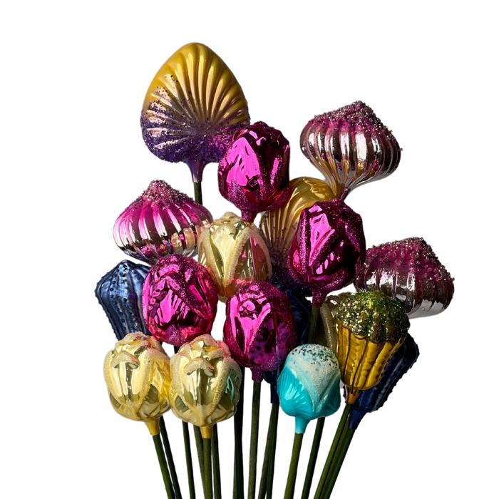 Sklenená kytica ruží a pivoniek, 18 ks