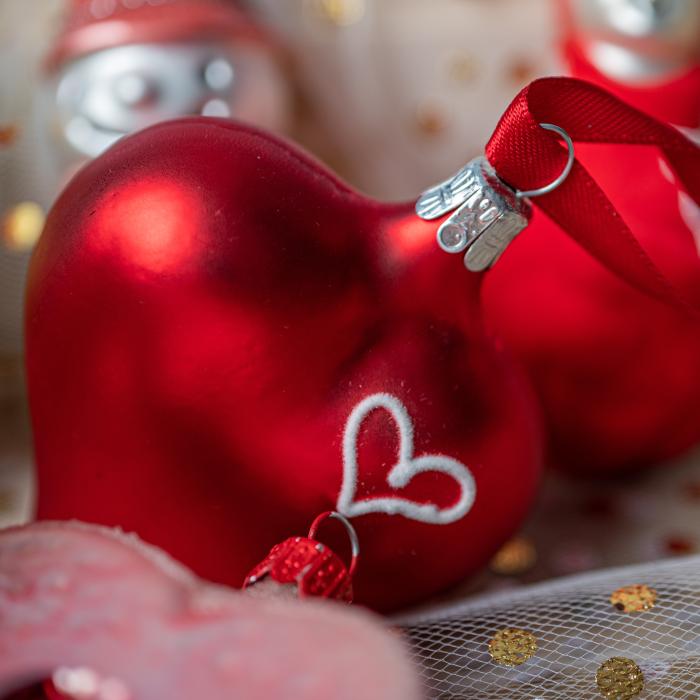 Srdce v srdci - červené srdce s červeným obrysom srdca