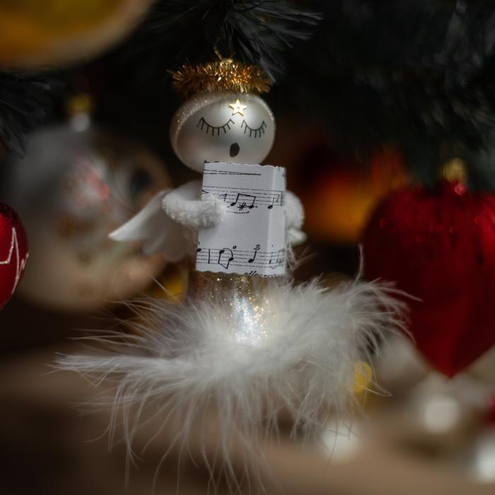 Sklenená ozdoba - anjel so spevníkom, 1 ks