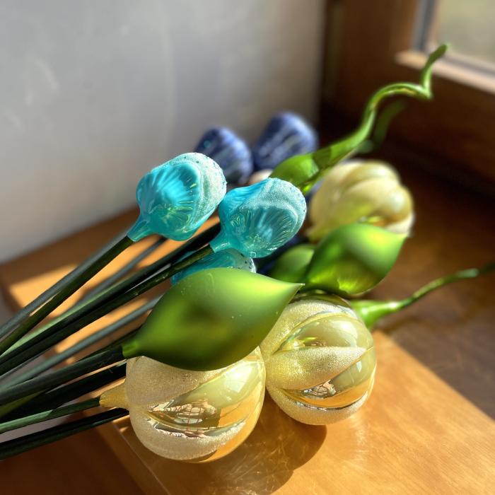 Sklenená kytica magnólie a modrého zimolezu, 17 ks