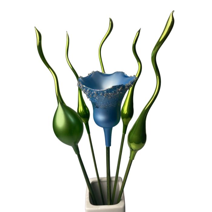 Sklenená fúkaná ozdoba tulipán svetlomodrá, 1 kus