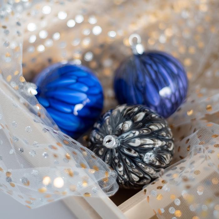Sklenené vianočné ozdoby Kahuri - Ultramarín S, 4 ks