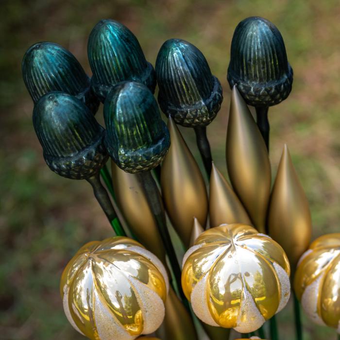 Sklenená fúkaná ozdoba zelený púčik