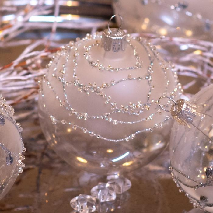 Priehľadná fľaštička so špirálou zhora